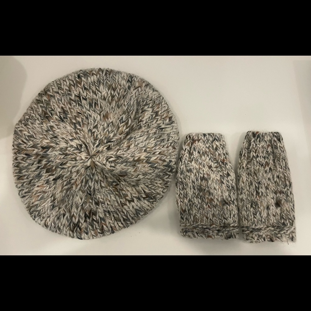 Luisa Brini Ivory Knit Hat and Fingerless Gloves